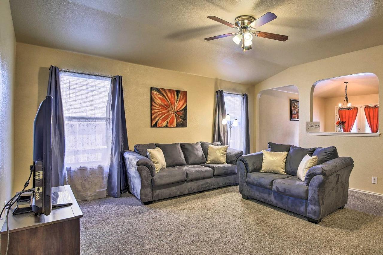 San Antonio Abode With Yard Less Than 4 Mi To Lackland エクステリア 写真